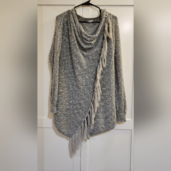 Ladies long sleeve shrug - Picture 1 of 2